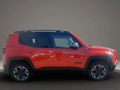 Used 2016 Jeep Renegade Trailhawk w/ Premium Trailhawk Package image 4