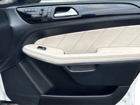 Used 2014 Mercedes-Benz GL 63 AMG 4MATIC image 23