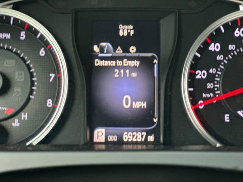 Used 2017 Toyota Camry SE image 24