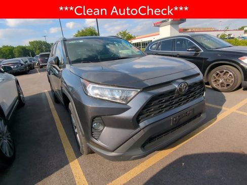 Used 2019 Toyota RAV4 XLE AWD/4WD image 3