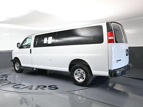 Used 2025 Chevrolet Express 3500 LT w/ LT Preferred Equipment Group RWD image 7