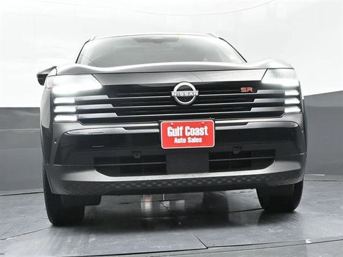 Used 2025 Nissan Kicks SR w/ SR Premium Package FWD image 34