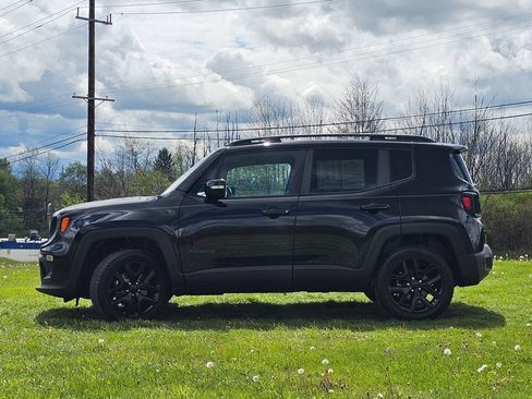 Certified 2022 Jeep Renegade Altitude w/ Convenience Group AWD/4WD image 7