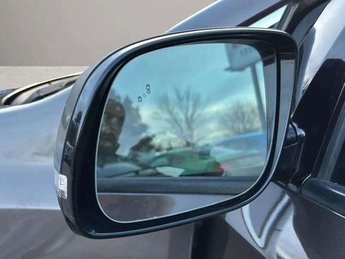 Used 2015 Kia Sedona SX image 12