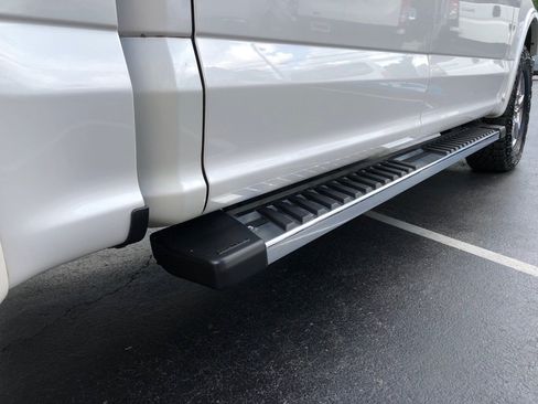 Used 2019 Ford F150 Lariat w/ Equipment Group 502A Luxury AWD/4WD image 15