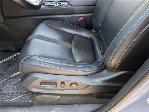 Used 2025 Honda Pilot Touring image 18