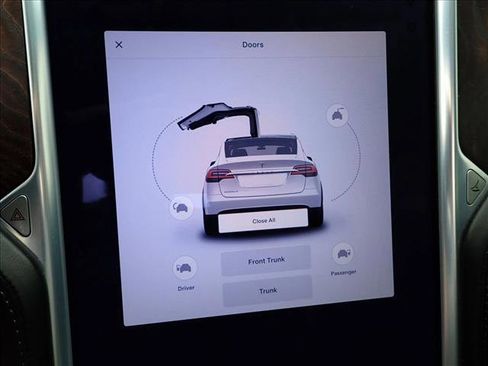 Used 2017 Tesla Model X 75D AWD/4WD image 17