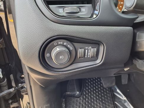 Used 2023 Jeep Renegade Altitude w/ Convenience Group I image 22