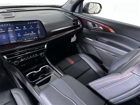 New 2026 Chevrolet Traverse RS w/ LPO, Floor Liner Package image 35