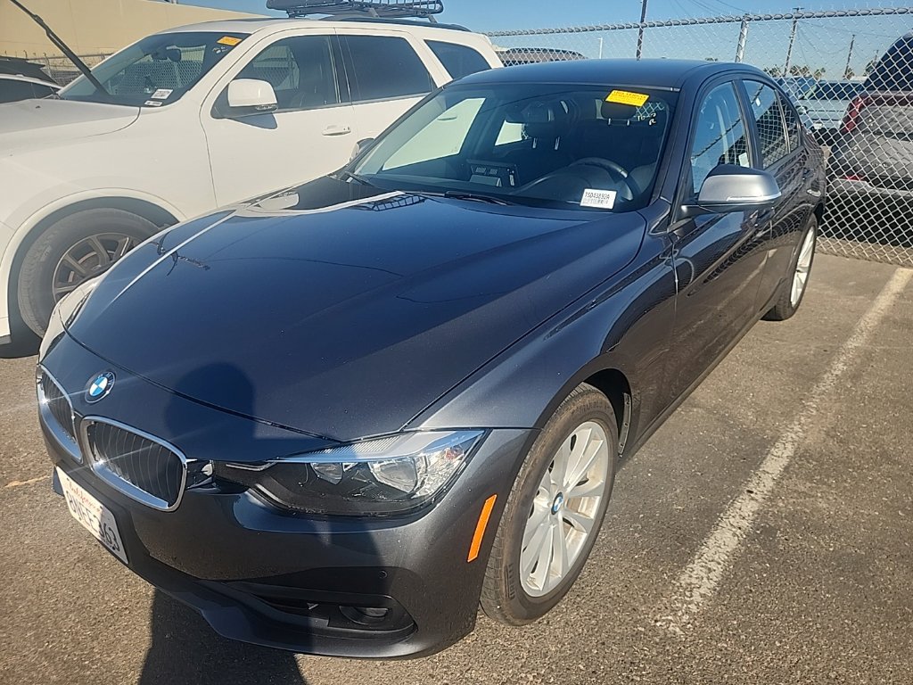 Used 2016 BMW 320i Sedan RWD image 4