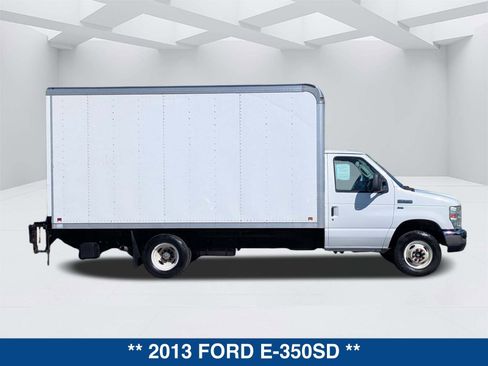 Used 2013 Ford E-350 and Econoline 350 Super Duty w/ Payload Pkg image 3