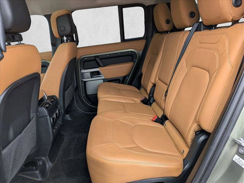 Used 2024 Land Rover Defender 130 S image 21