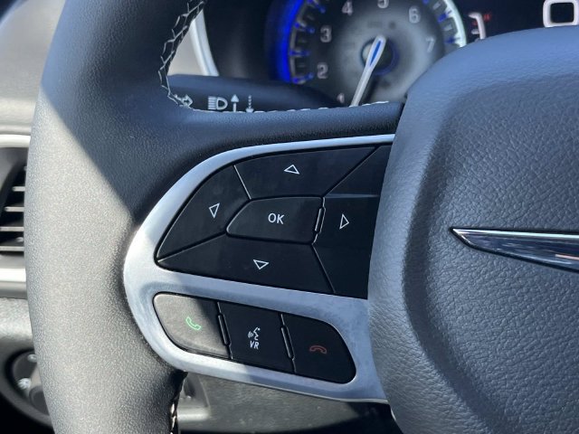 Certified 2026 Chrysler Pacifica Select FWD image 28