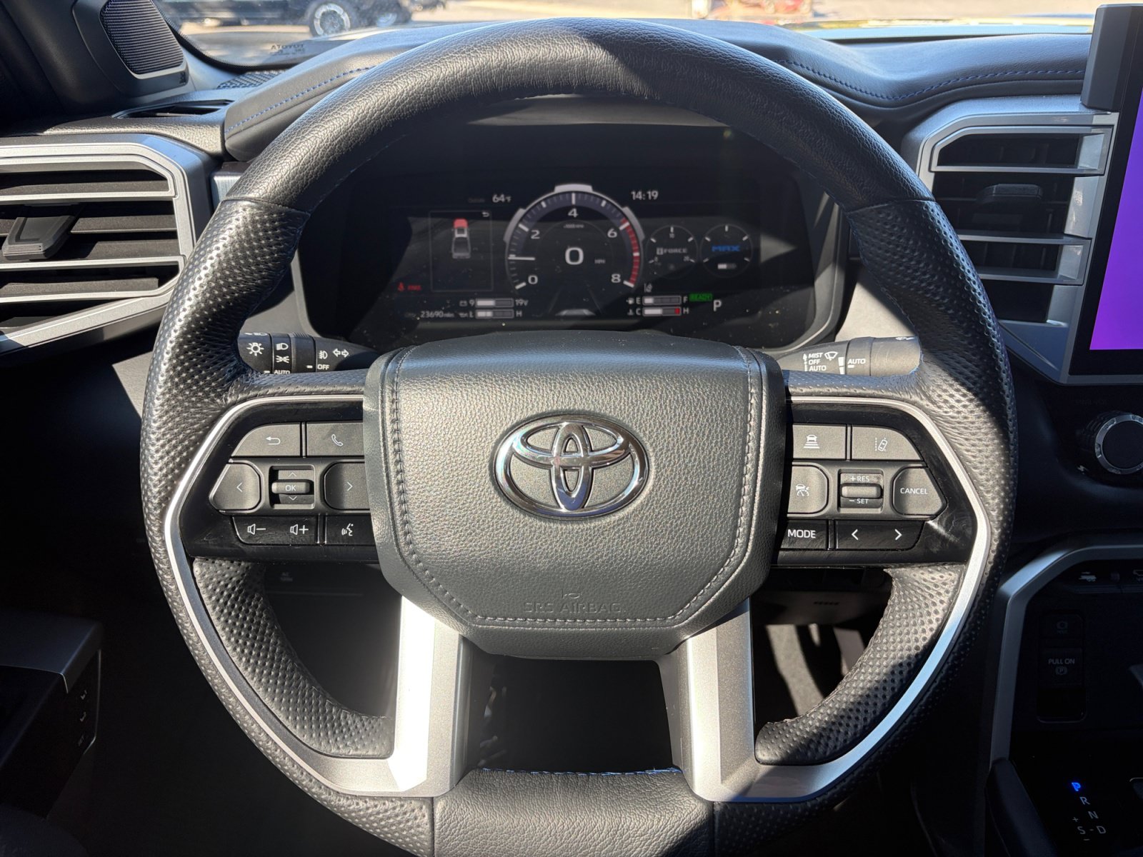 Used 2024 Toyota Tundra Platinum AWD/4WD image 12