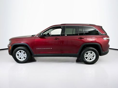 Used 2023 Jeep Grand Cherokee Laredo w/ Trailer Tow Prep Group (B) RWD image 8