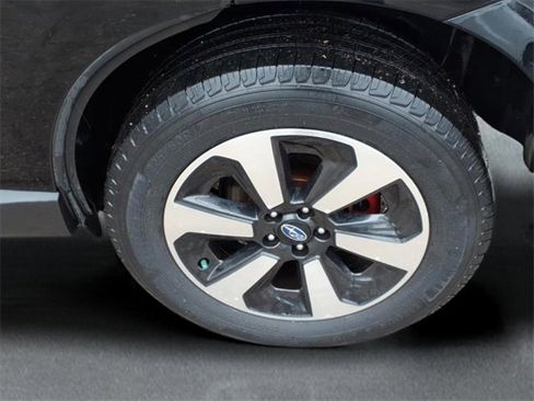 Used 2018 Subaru Forester 2.5i Premium w/ All-Weather Package image 7