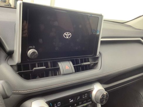 Used 2025 Toyota RAV4 XLE AWD/4WD image 16