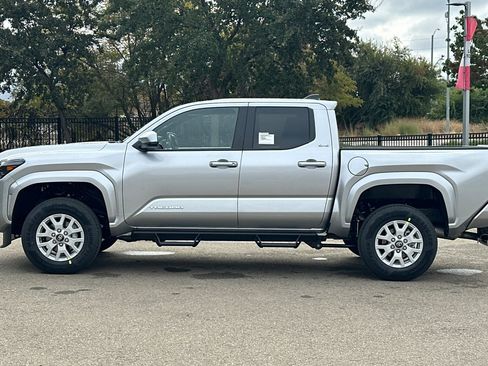 New 2025 Toyota Tacoma SR5 image 9
