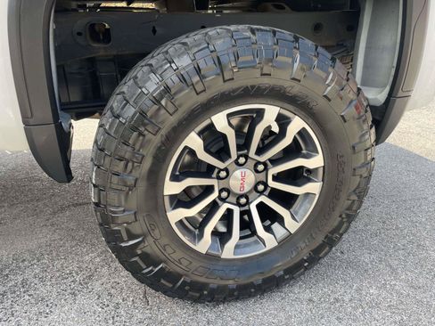 Used 2022 GMC Sierra 1500 AT4 w/ AT4 Premium Package AWD/4WD image 28