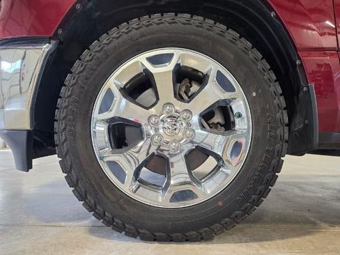 Used 2020 RAM 1500 4x4 Crew Cab image 11