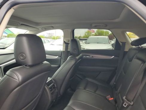 Certified 2018 Cadillac XT5 Luxury w/ Driver Awareness Package AWD/4WD image 10
