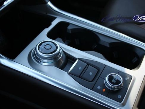 Used 2023 Ford Explorer King Ranch w/ Technology Package image 17