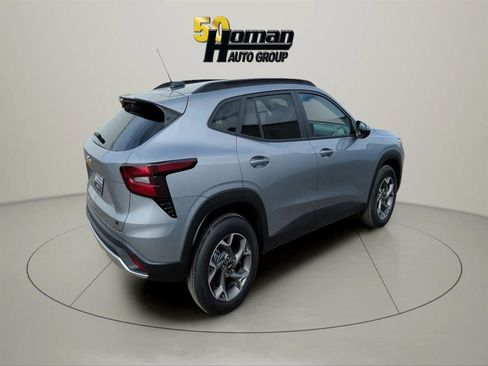 New 2026 Chevrolet Trax LT w/ Driver Confidence Package FWD image 5