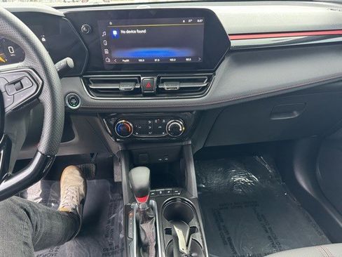 Used 2025 Chevrolet TrailBlazer RS image 18