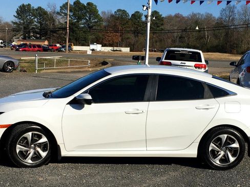 Used 2019 Honda Civic LX image 2