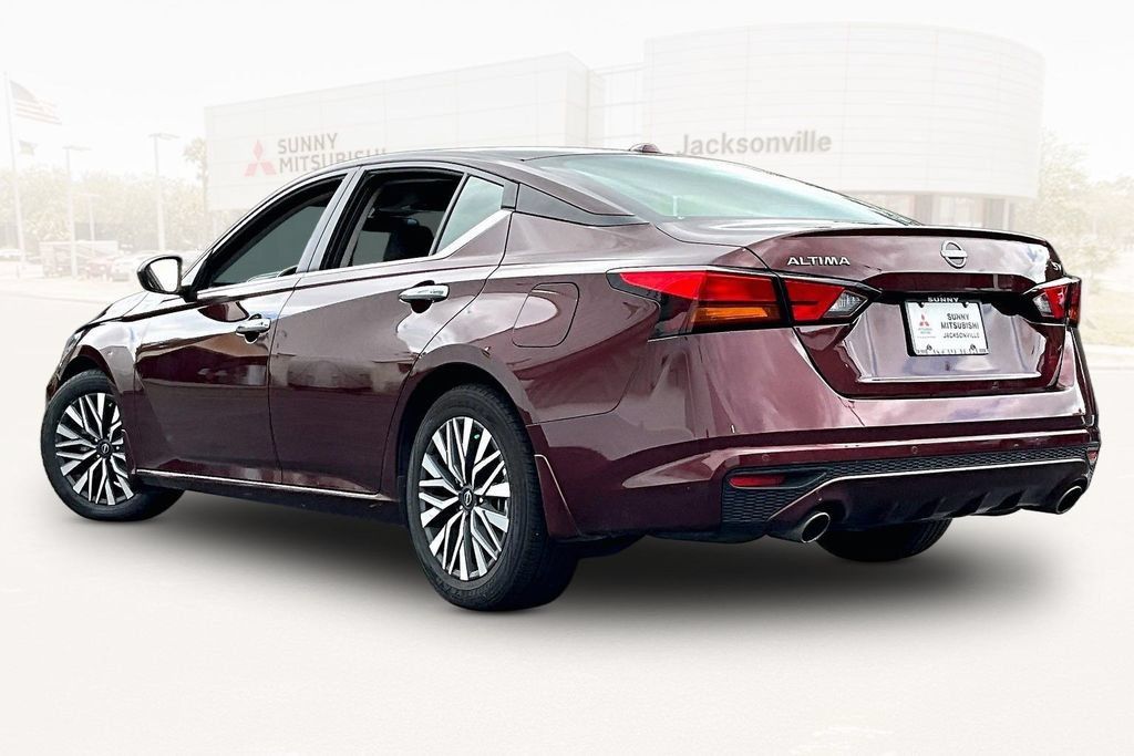 Used 2024 Nissan Altima 2.5 SV w/ SV Premium Package FWD image 4