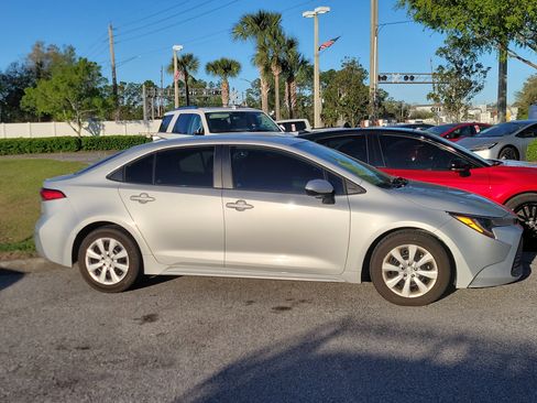Used 2023 Toyota Corolla LE image 7