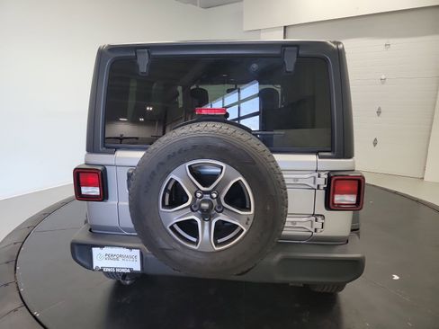 Used 2018 Jeep Wrangler Unlimited Sport S AWD/4WD image 8