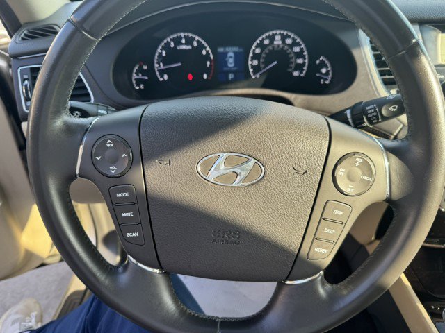 Used 2009 Hyundai Genesis 3.8 w/ Premium Plus Pkg 3 RWD image 13