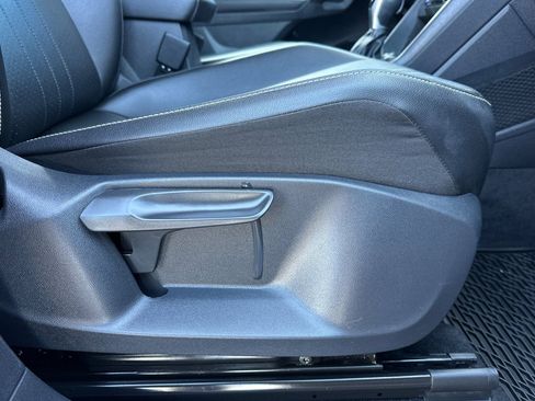 Used 2022 Volkswagen Tiguan SE image 24