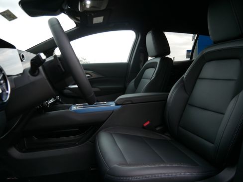 New 2026 Chevrolet Equinox EV LT AWD/4WD image 4