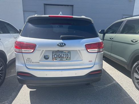 Used 2016 Kia Sorento FWD w/ LX Convenience Package image 5