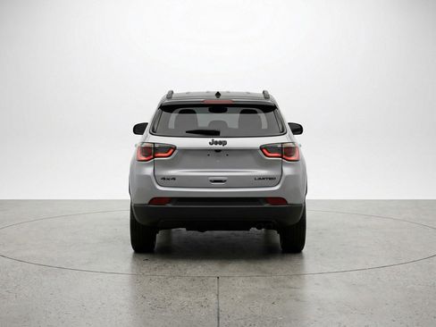 Used 2025 Jeep Compass Trailhawk image 7