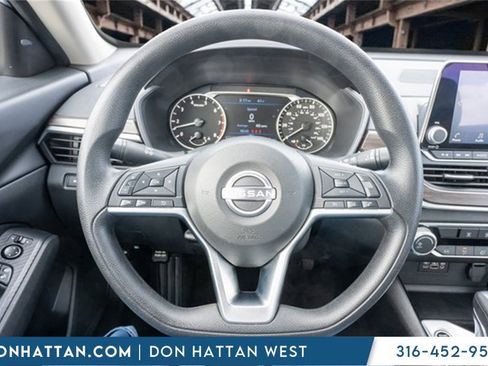 Used 2024 Nissan Altima 2.5 SV image 6