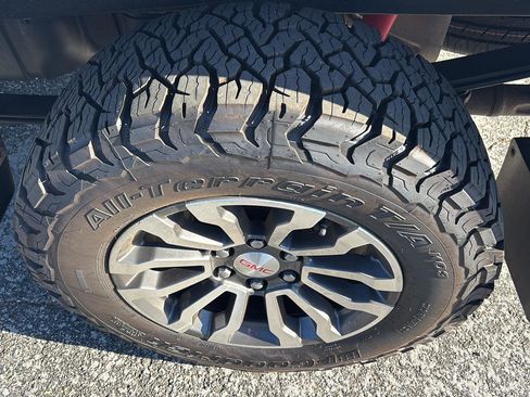 Used 2023 GMC Sierra 1500 AT4 w/ AT4 Premium Package image 13