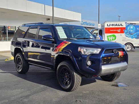Used 2022 Toyota 4Runner TRD Off-Road Premium w/ Moonroof Package AWD/4WD image 5