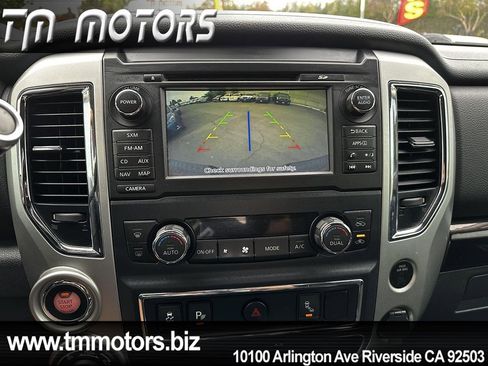Used 2017 Nissan Titan SV AWD/4WD image 8