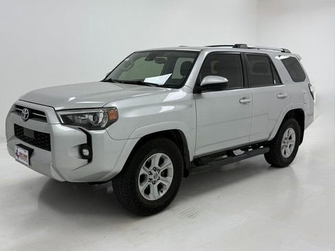 Used 2022 Toyota 4Runner SR5 image 5
