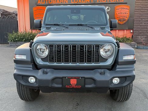 Used 2025 Jeep Wrangler Unlimited Sport AWD/4WD image 2