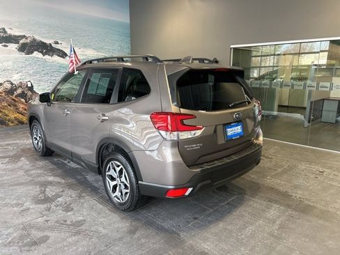 Used 2023 Subaru Forester Premium image 37