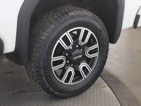 Used 2022 GMC Sierra 3500 AT4 w/ AT4 Premium Plus Package AWD/4WD image 14