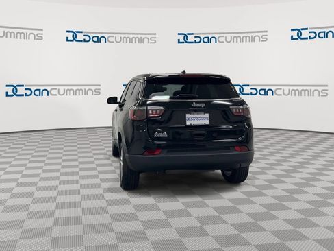 Used 2023 Jeep Compass Sport AWD/4WD image 7