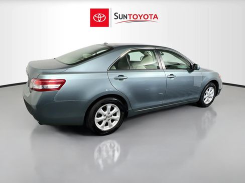Used 2011 Toyota Camry LE w/ LE Extra-Value Pkg FWD image 4