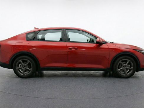 Used 2025 Kia K4 LXS image 11