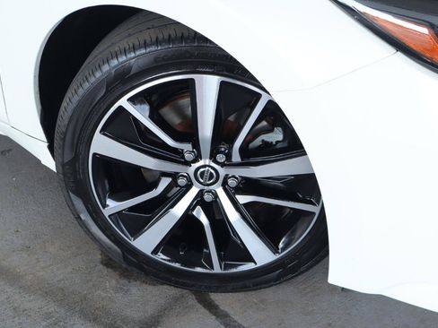 Used 2021 Nissan Maxima 3.5 SV w/ Floor Mat Group FWD image 3