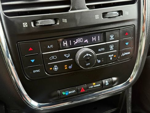 Used 2018 Dodge Grand Caravan GT FWD image 37
